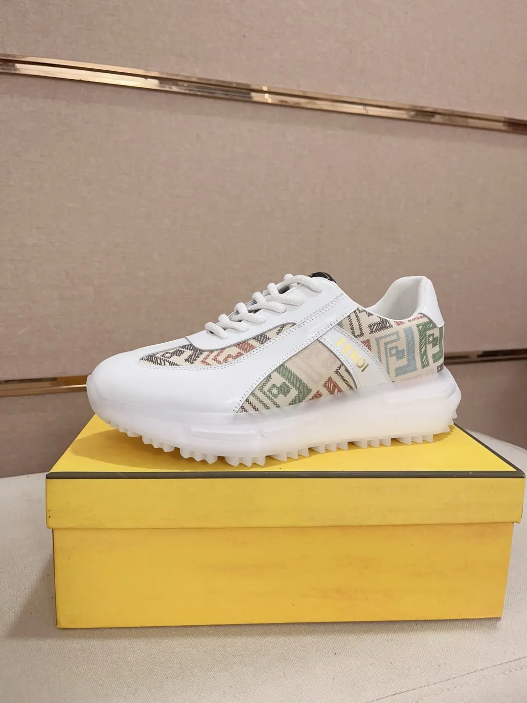 Men's shoes 💰 462💰 (fendi) New style 👊🏻 upper 🇮🇹 imported cowhide fabric 🇩🇪 lining imported sheepskin lining. The original outsole is molded to highlight the identity of every man, and the upper foot is elegant and stable🚶🏻🚶🏻The high-end custom counters reproduce the original version📯No matter the wind or rain, the shoe last remains unchanged and can withstand the verification of time🔍️,🔵 Size: 38-44